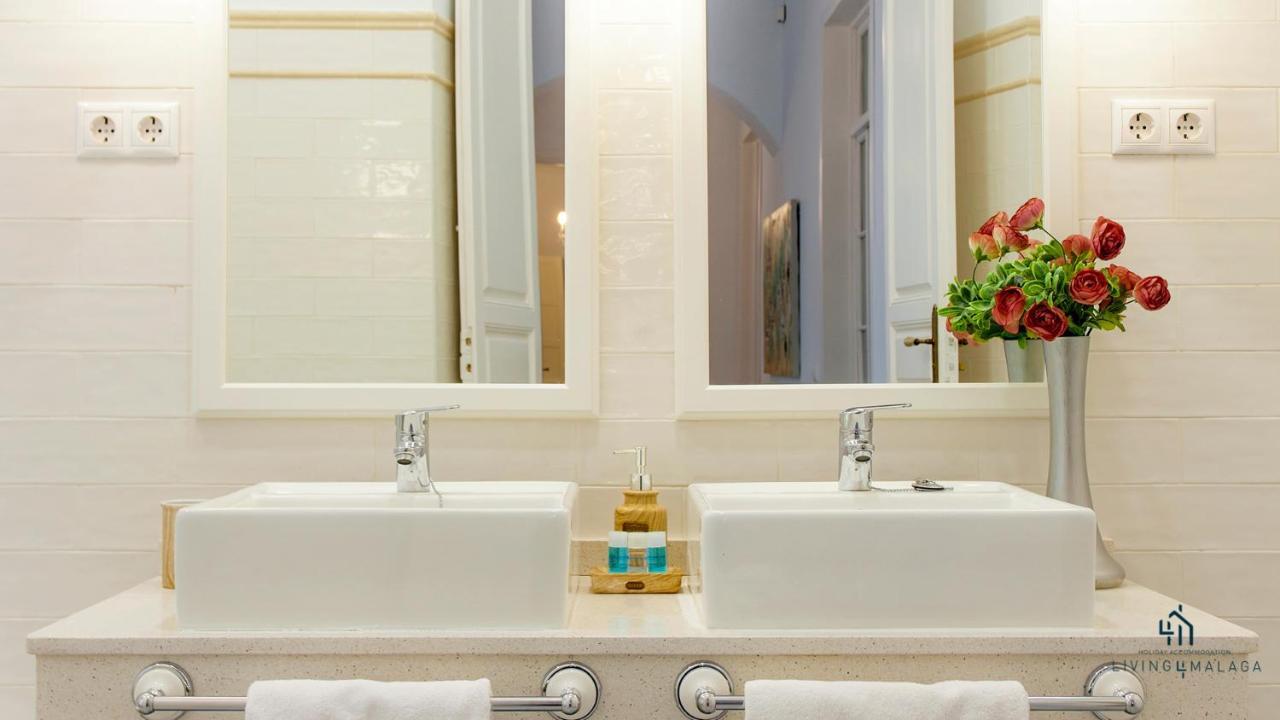 Living4Malaga Aduana Presidential Apartment Bagian luar foto